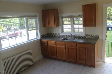 128 Broad St, Stroudsburg, PA 18360 - photo 3