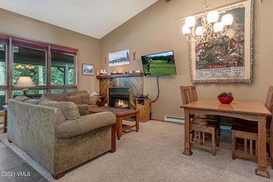 225 Gopher Rd-016-015-Living Room-MLS_Si