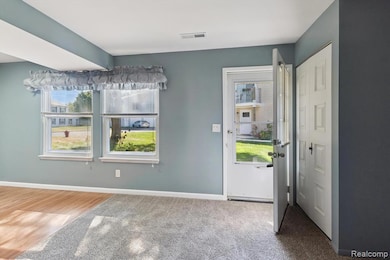 3085 Oakridge Ct, Lake Orion, MI 48360 - photo 6