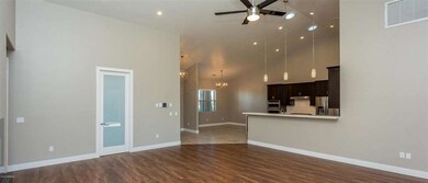 005_Living room