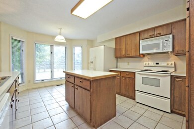 7037 Foxmoor Ct. E-8