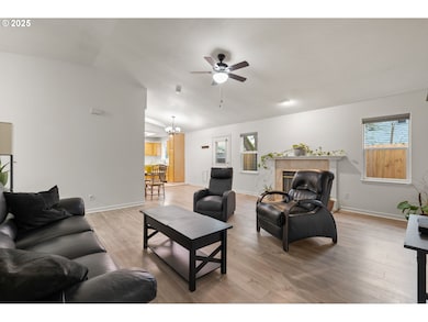 618 NE Faloma Rd, Portland, OR 97211 - photo 6