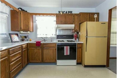 1001 67th St, Windsor Heights, IA 50324 - photo 3