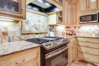 212 La Villa Circle-10