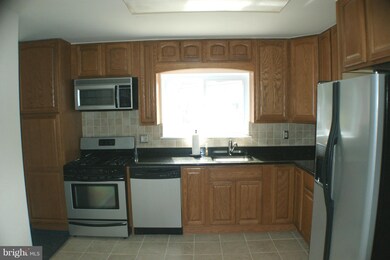 221 Bond Ave, Reisterstown, MD 21136 - photo 2