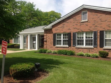 422 N Prospect St, Wheaton, IL 60187 - photo 2
