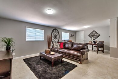 312 W Indigo St-68