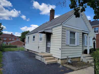 594 Chatham Rd, Columbus, OH 43214 - photo 2