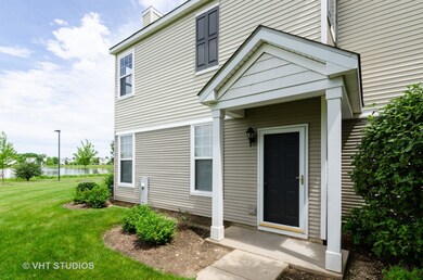 1921 Cobblestone Dr unit 431, Carpentersville, IL 60110 - photo 3