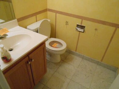 2130 Aberdeen Dr, Carpentersville, IL 60110 - photo 3