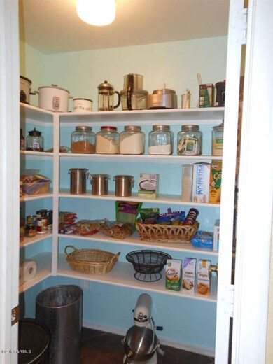 Walk in pantry