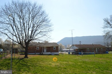 332 Aileen Ave, Strasburg, VA 22657 - photo 5