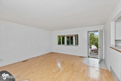 03-Living Room MS_3240