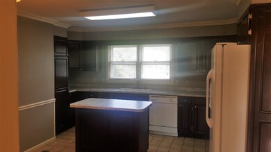 204 Sharondale Dr, Dalton, GA 30721 - photo 7