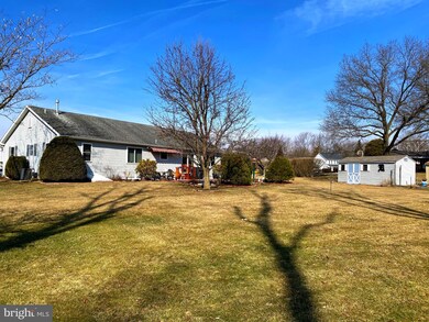 62 Clarence Ave, Shoemakersville, PA 19555 - photo 5