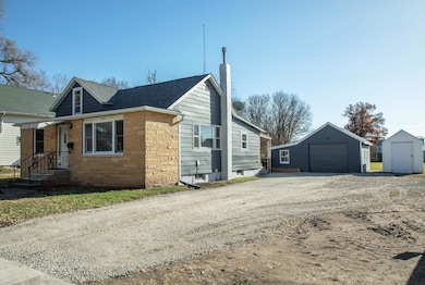 1612 Franklin St, Waterloo, IA 50703 - photo 2