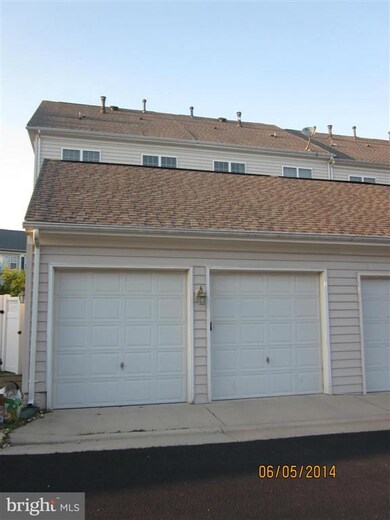 42481 Regal Wood Dr, Ashburn, VA 20148 - photo 5