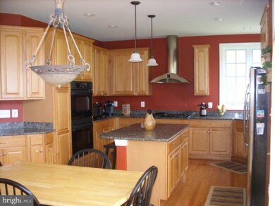 3617 Stonewall Manor Dr, Triangle, VA 22172 - photo 4