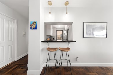 233 E 69th St unit 9J, New York, NY 10021 - photo 4