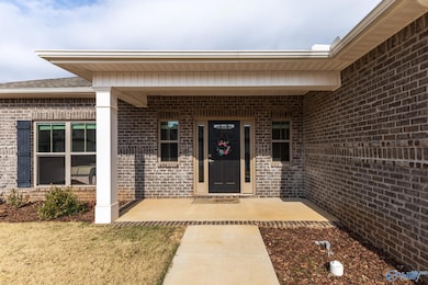 25129 Addlestone Dr, Athens, AL 35613 - photo 3