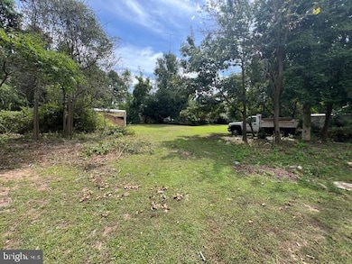 1121 Perkins Ln, Beverly, NJ 08010 - photo 3