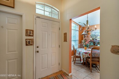 4 Foyer