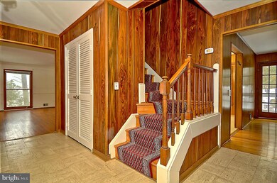 8806 Tallyho Trail, Potomac, MD 20854 - photo 3