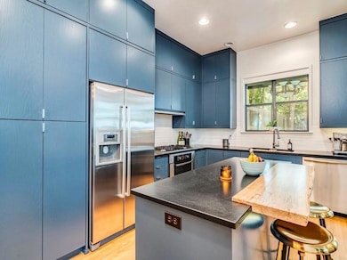 1502 Barton Hills Dr unit B, Austin, TX 78704 - photo 5