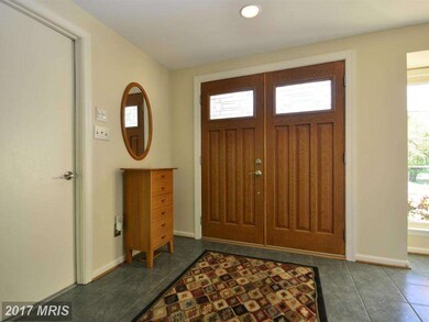 12432 Goldfinch Ct, Potomac, MD 20854 - photo 2