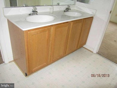 1772 Tiger Lily Cir unit 100, Woodbridge, VA 22192 - photo 5