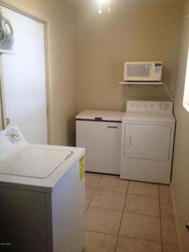 LAUNDRY ROOM AREA