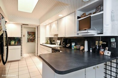05_6663PineSt_5_Kitchen_FlexMLS800x600_8