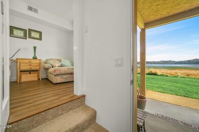 475 SE 35th St unit A3, South Beach, OR 97366 - photo 4