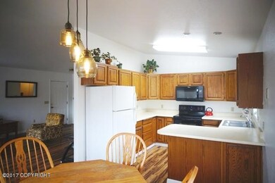 Kitchen & dining