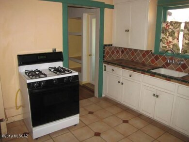 Looking to living rm access