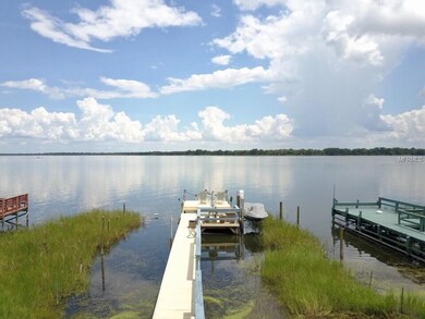 629 Sinclair Cir, Tavares, FL 32778 - photo 4