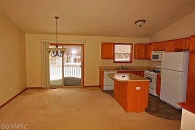 2253 Avalon View Dr NE unit 49, Cedar Springs, MI 49319 - photo 2