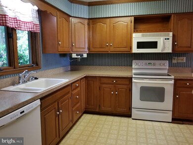 124 Madison Cir, Locust Grove, VA 22508 - photo 4