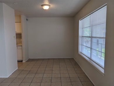 Dinning room is open to the living room for easy e