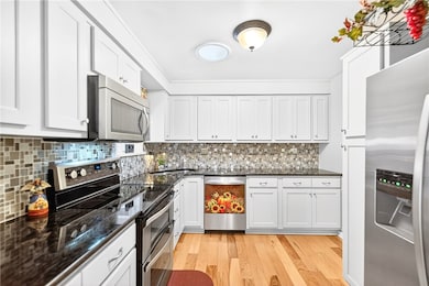 122 Manor Dr, West Newton, PA 15089 - photo 4