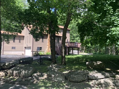 100 Concours Ln, Hawley, PA 18428 - photo 3