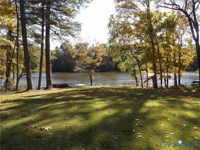 104 Swift Creek Ln, Colonial Heights, VA 23834 - photo 2