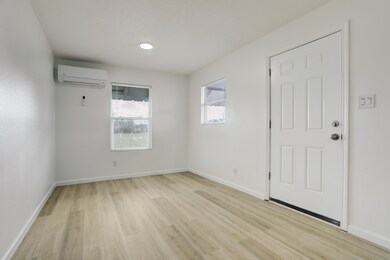 5806 S Highway 35, Alvin, TX 77511 - photo 4