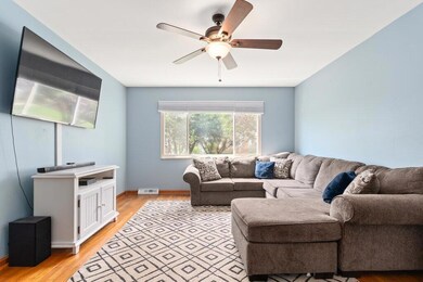 1362 Cardwell Square North-5.jpg-SMALL