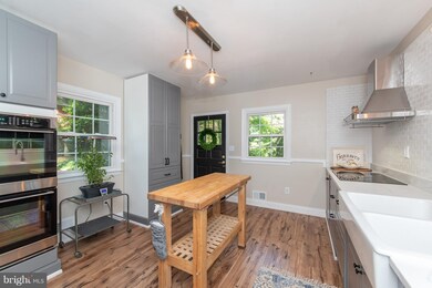 11946 Falls Rd, Cockeysville, MD 21030 - photo 3