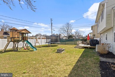 2621 Heritage Farm Dr, Wilmington, DE 19808 - photo 3