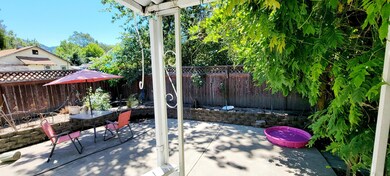 1005 Idle Ct, Grants Pass, OR 97527 - photo 3