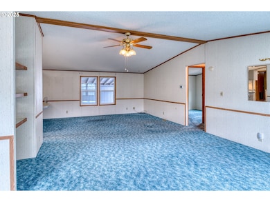 301 E Columbia Dr unit 61, Newberg, OR 97132 - photo 4