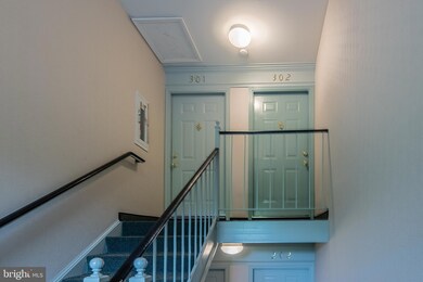 1125 Huntmaster Terrace NE unit 301, Leesburg, VA 20176 - photo 6