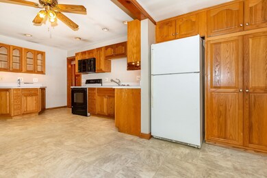 8 Broadway St, Rochester, NH 03868 - photo 5